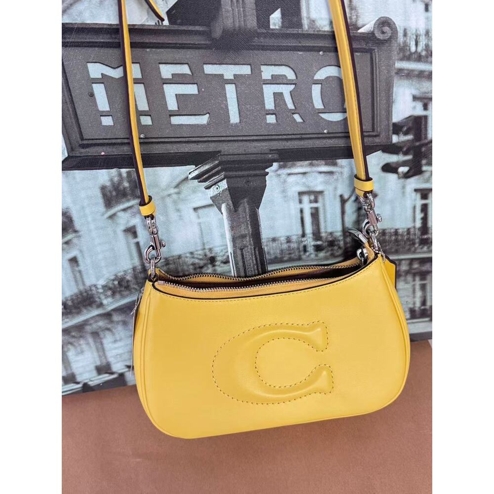 Coach CR099 Teri Shoulder Bag IN Daisy - Picture 5 of 9